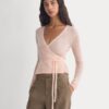2026-09-27_F-SWTR-AAP-TOP-LS-PCH_01.jpg Wrap Top in Air Alpaca | Pale Peach