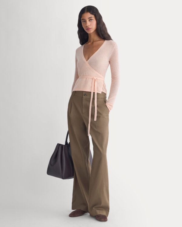 2026-09-27_F-SWTR-AAP-TOP-LS-PCH_02.jpg Wrap Top in Air Alpaca | Pale Peach