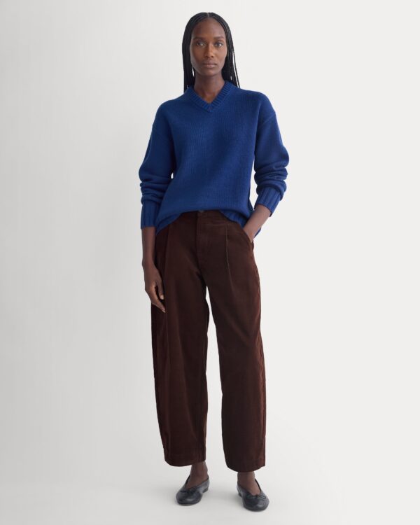 2026-10-04_F-SWTR-BOI-VNECK-LS-BLU_02.jpg V-Neck Sweater in Extrafine Luxe Merino | Soladite Blue