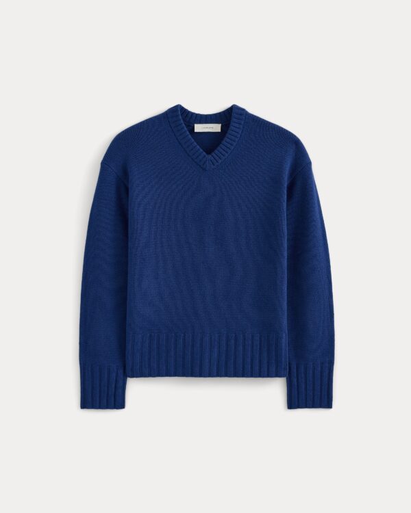 2026-10-04_F-SWTR-BOI-VNECK-LS-BLU_flat.jpg V-Neck Sweater in Extrafine Luxe Merino | Soladite Blue